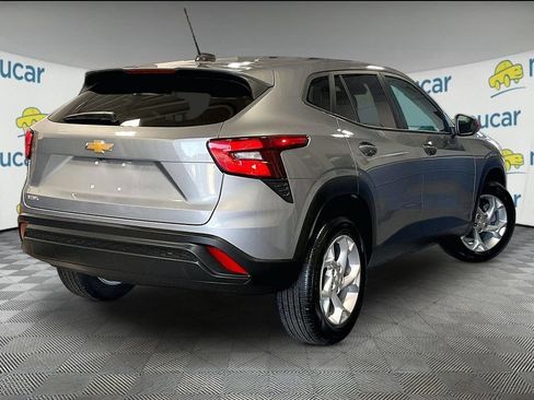 Used 2024 Chevrolet Trax LS w/ LS Convenience Package FWD image 6