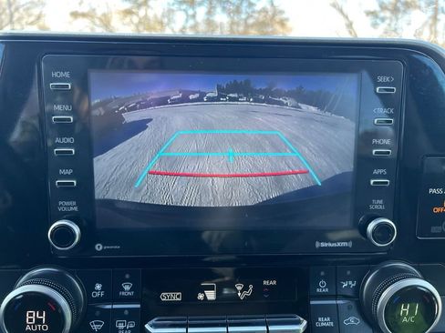 Used 2022 Toyota Highlander L image 34