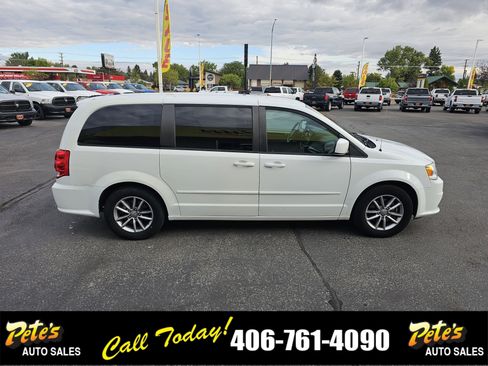 Used 2016 Dodge Grand Caravan SE image 5