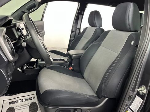 Used 2021 Toyota Tacoma TRD Off-Road w/ Technology Package AWD/4WD image 20