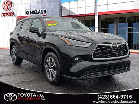 Used 2022 Toyota Highlander XLE image 1