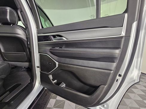 New 2026 Jeep Grand Wagoneer Limited image 39