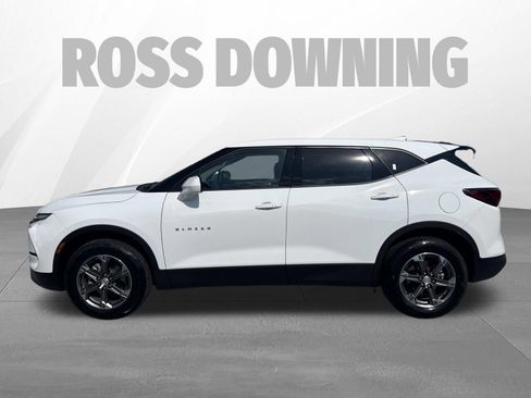 Used 2025 Chevrolet Blazer LT FWD image 3