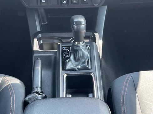 Used 2018 Toyota Tacoma TRD Off-Road AWD/4WD image 18