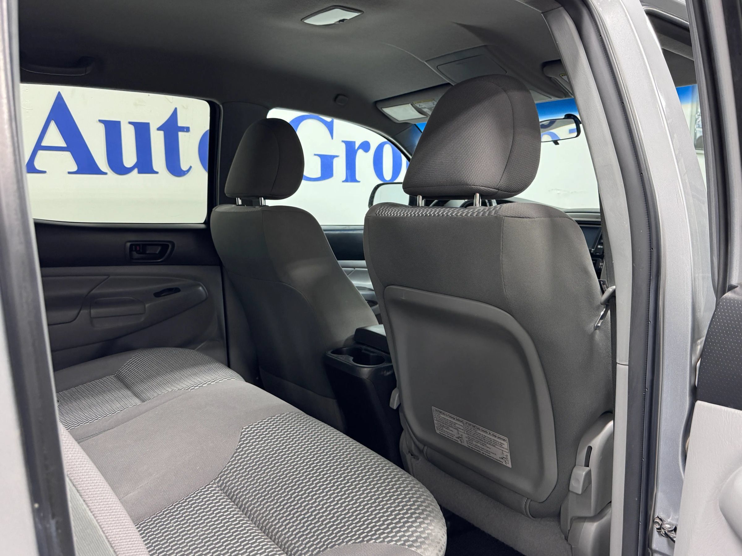 Used 2015 Toyota Tacoma 4x4 Double Cab w/ SR5 Package image 16