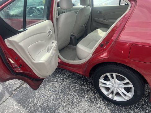 Used 2012 Nissan Versa SV image 10