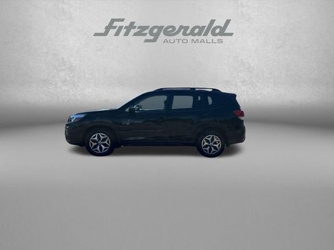 Used 2019 Subaru Forester Premium w/ All-Weather Package AWD/4WD image 4