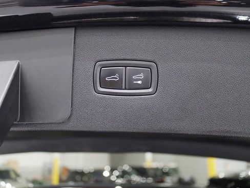 Used 2019 Porsche Cayenne image 36