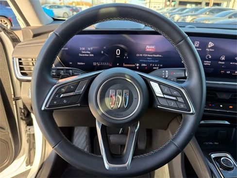 Used 2025 Buick Envision Preferred image 15