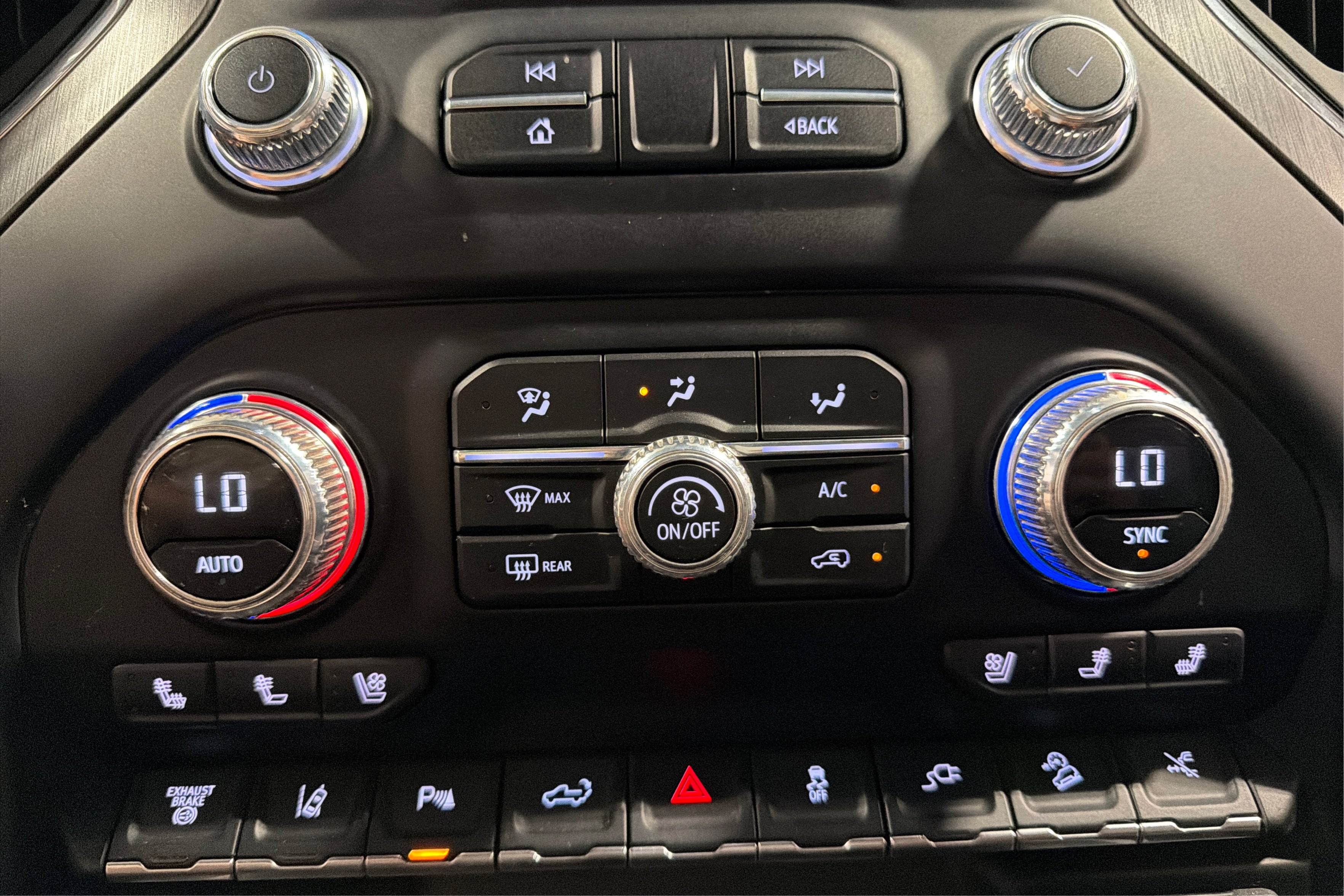 Used 2023 GMC Sierra 3500 Denali w/ Denali Black Diamond Edition AWD/4WD image 34