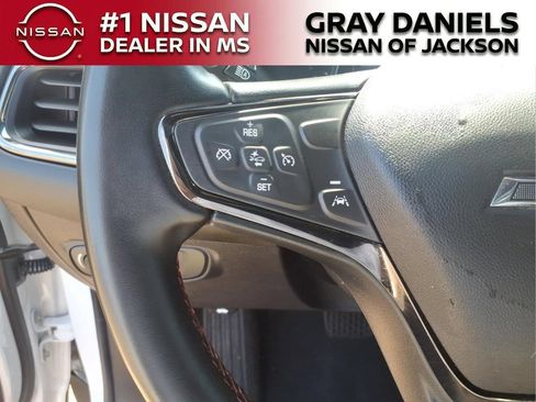 Used 2023 Chevrolet Equinox RS FWD image 15