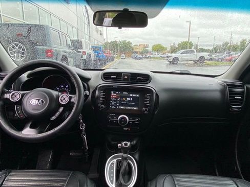 Used 2019 Kia Soul + FWD image 16