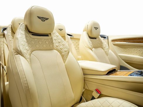 Used 2020 Bentley Continental GT V8 image 33