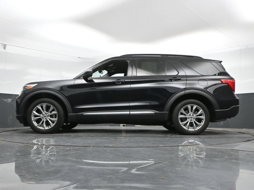 Used 2020 Ford Explorer XLT w/ Equipment Group 202A AWD/4WD image 45