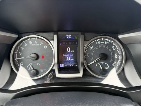 Used 2019 Toyota Tacoma Limited image 20