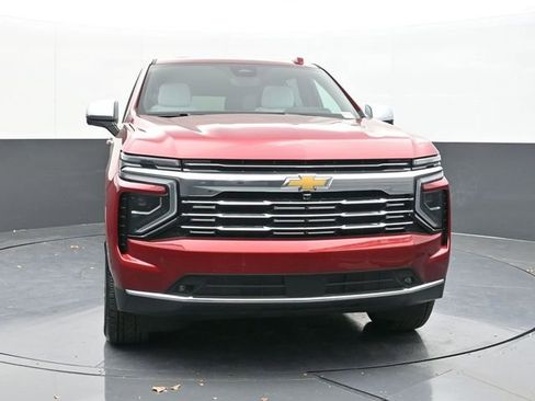New 2025 Chevrolet Suburban Premier image 23