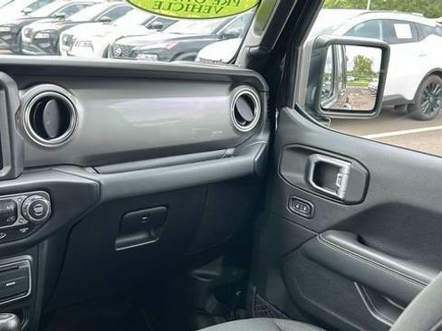 Used 2020 Jeep Wrangler Unlimited Sahara AWD/4WD image 23