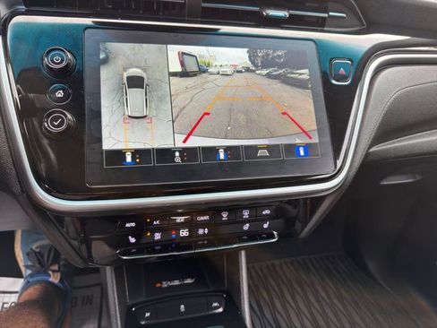 Used 2023 Chevrolet Bolt LT w/ Infotainment Package FWD image 17