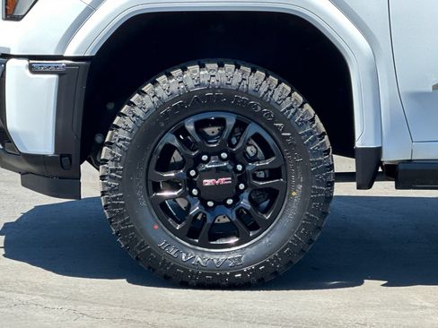 Used 2024 GMC Sierra 2500 AT4 w/ AT4 Premium Plus Package AWD/4WD image 36