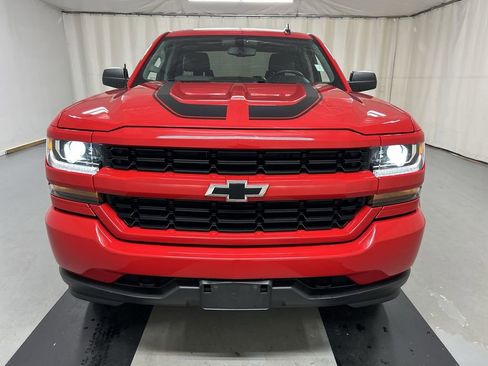Used 2018 Chevrolet Silverado 1500 Custom w/ Custom Value Package image 3