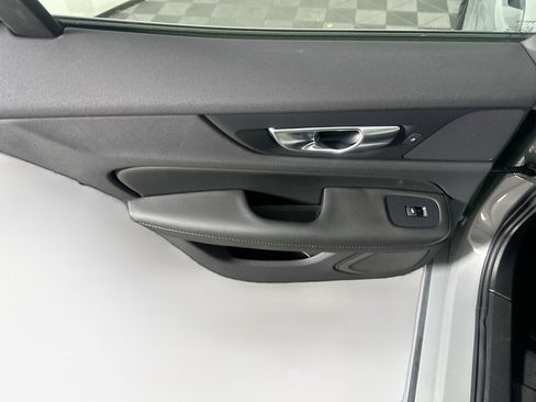 Used 2024 Volvo S60 B5 Core image 25