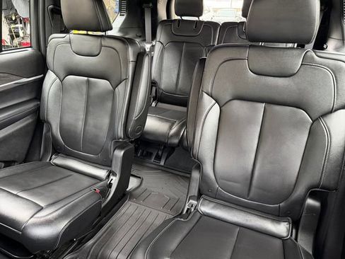 Used 2024 Jeep Grand Cherokee L Limited w/ Luxury Tech Group II AWD/4WD image 13