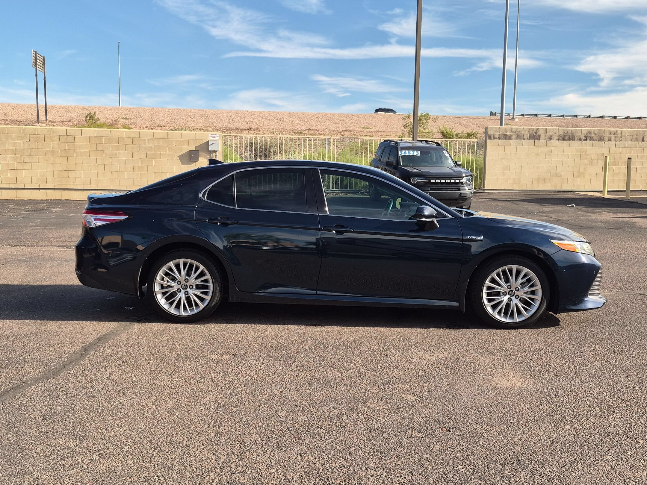 Used 2019 Toyota Camry XLE w/ Driver Assist Package FWD image 4