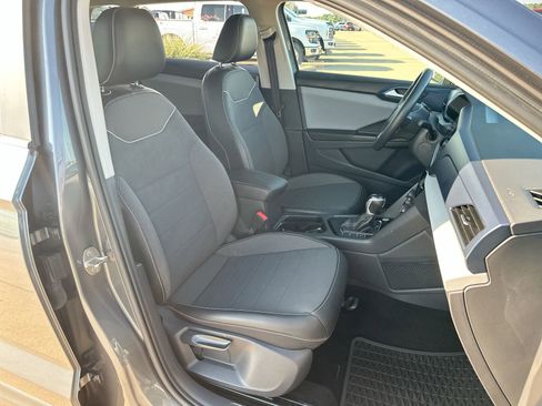 Used 2023 Volkswagen Taos SE image 23