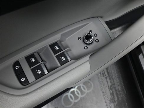 Used 2024 Audi Q5 2.0T Premium image 13