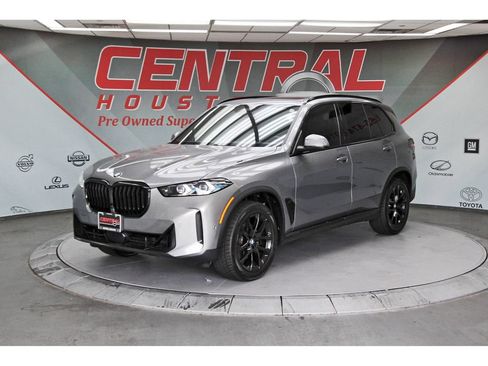 Used 2024 BMW X5 sDrive40i w/ Premium Package RWD image 2