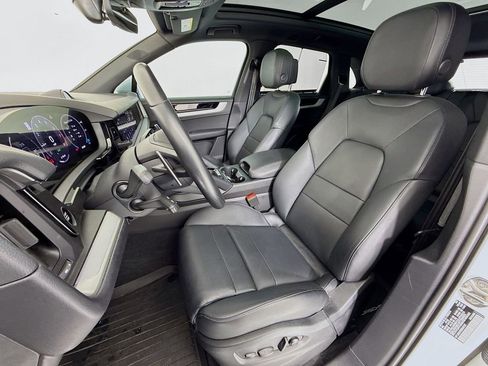 Certified 2024 Porsche Cayenne S AWD/4WD image 5