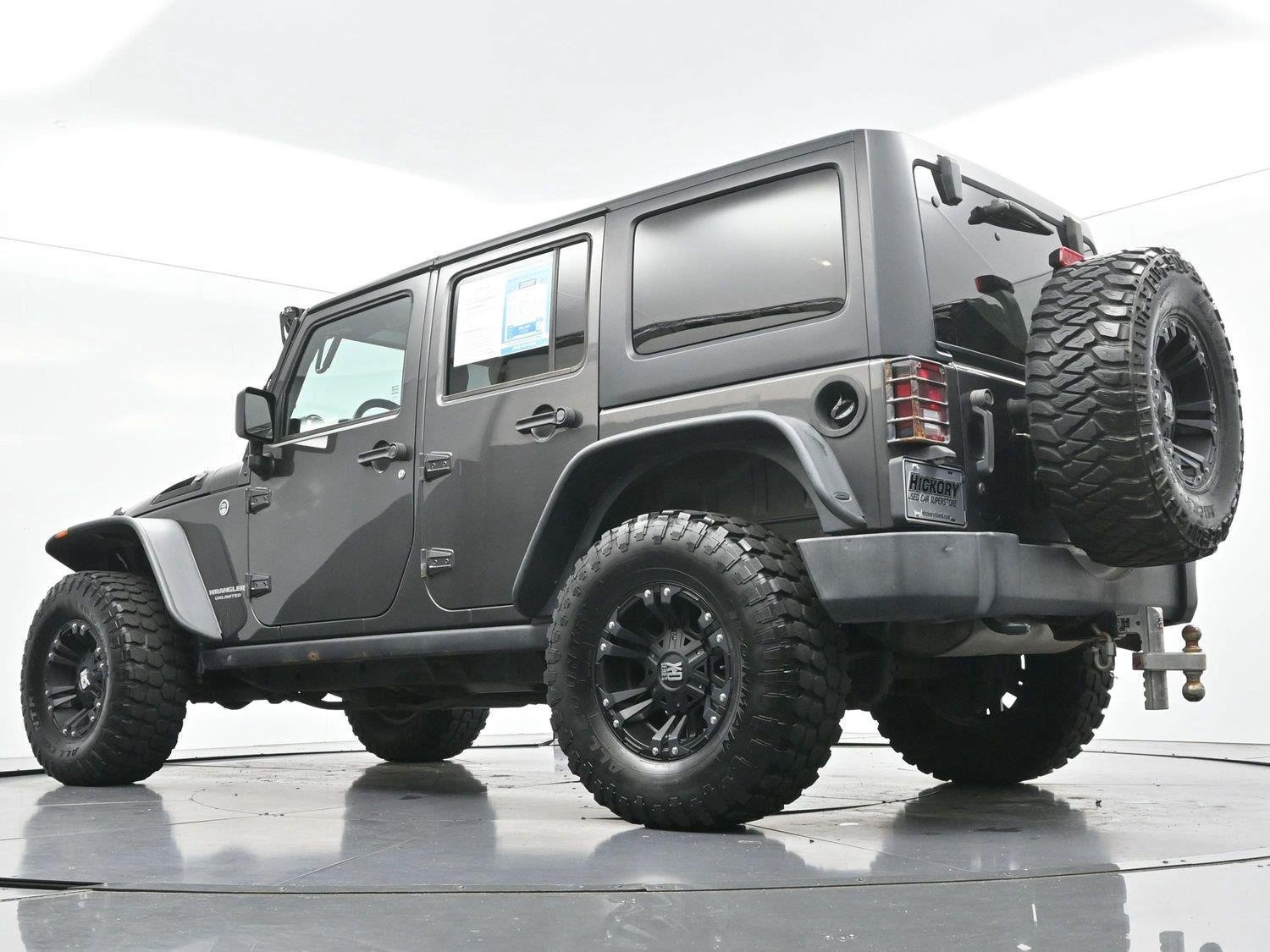 Used 2016 Jeep Wrangler Unlimited Rubicon w/ Dual Top Group AWD/4WD image 40