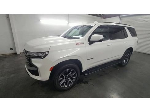 Certified 2023 Chevrolet Tahoe Z71 w/ Luxury Package AWD/4WD image 4