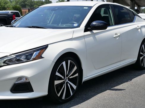 Used 2020 Nissan Altima 2.5 SR FWD image 39