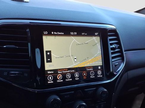 Used 2021 Jeep Grand Cherokee Laredo X AWD/4WD image 12