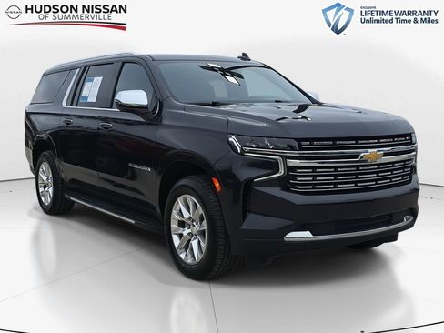 Used 2023 Chevrolet Suburban Premier image 1