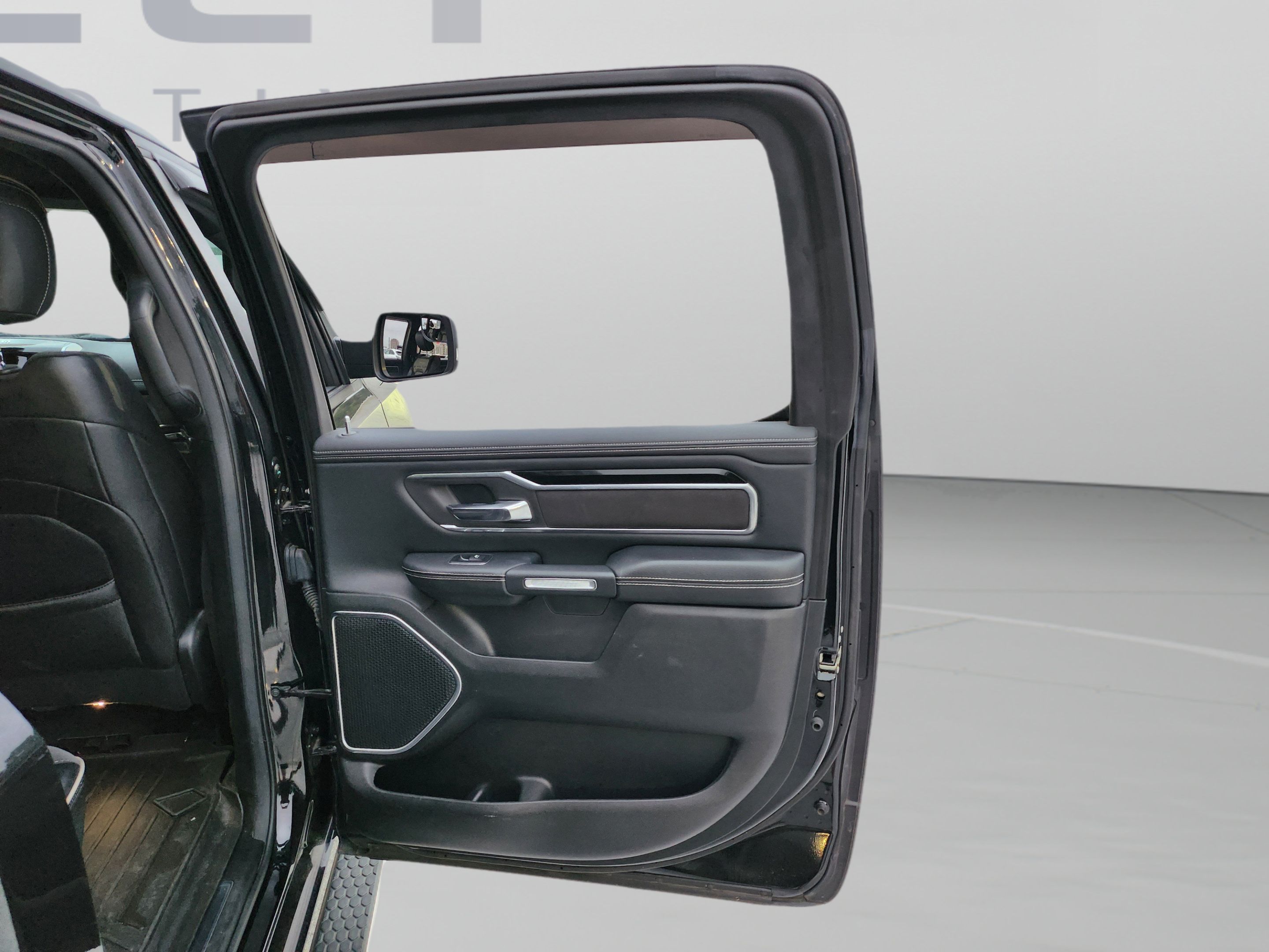 Used 2019 RAM 1500 Laramie w/ Sport Appearance Package AWD/4WD image 21