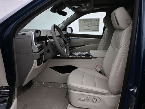 New 2025 Cadillac Escalade Sport Platinum w/ LPO, Floor Liner Package image 11