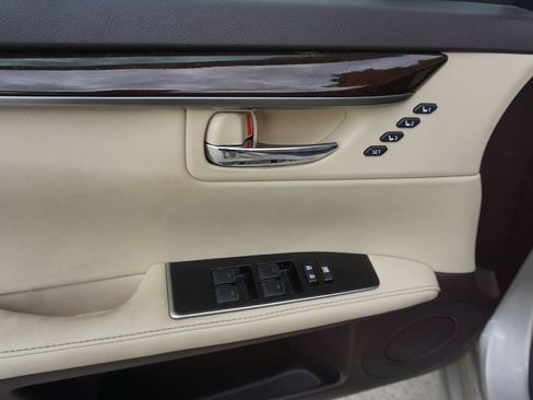 Used 2018 Lexus ES 350 w/ Luxury Package w/Wood Trim FWD image 4