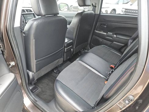 Used 2025 Mitsubishi Outlander Sport SE AWD/4WD image 28
