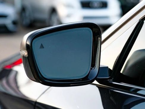 Used 2018 BMW M550i xDrive image 49