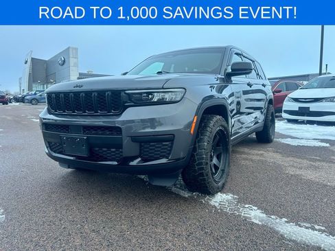 Used 2023 Jeep Grand Cherokee L Laredo image 10