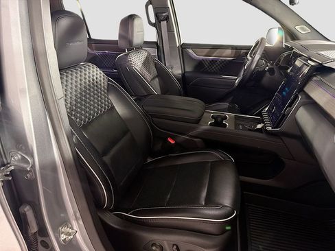 Used 2025 GMC Acadia Denali w/ Super Cruise Package FWD image 33