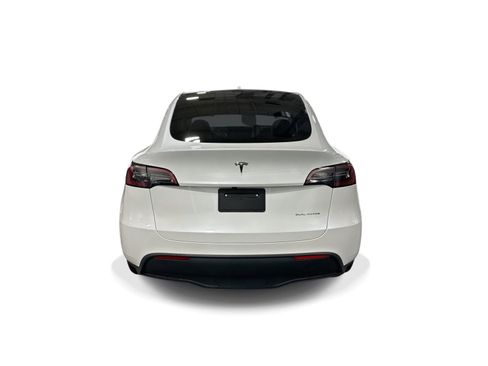 Certified 2023 Tesla Model Y AWD image 5