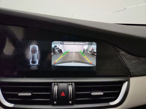 Used 2020 Alfa Romeo Giulia AWD w/ Quick Order Package 22J Sport image 15