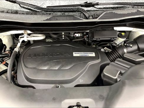 Used 2017 Honda Pilot Touring image 11