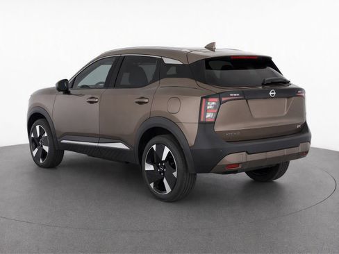 Used 2025 Nissan Kicks SR w/ SR Premium Package FWD image 4