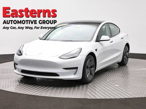 Used 2023 Tesla Model 3 Standard Range RWD image 1