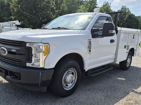 Used 2017 Ford F250 XL w/ Power Equipment Group RWD image 3
