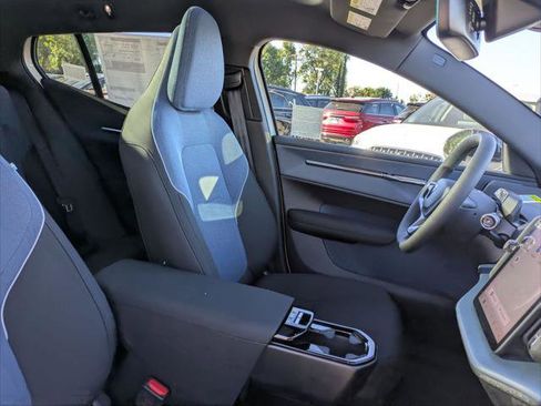 New 2026 Volvo EX30 Plus image 14